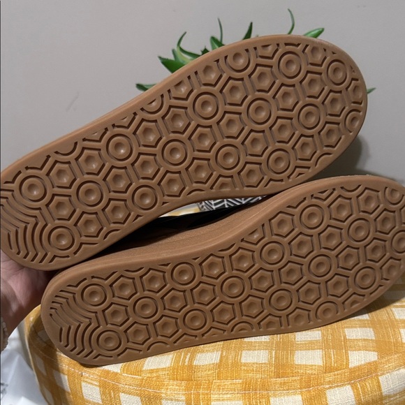 Steve Madden Women’s Dodge Sneakers - Picture 8 of 8